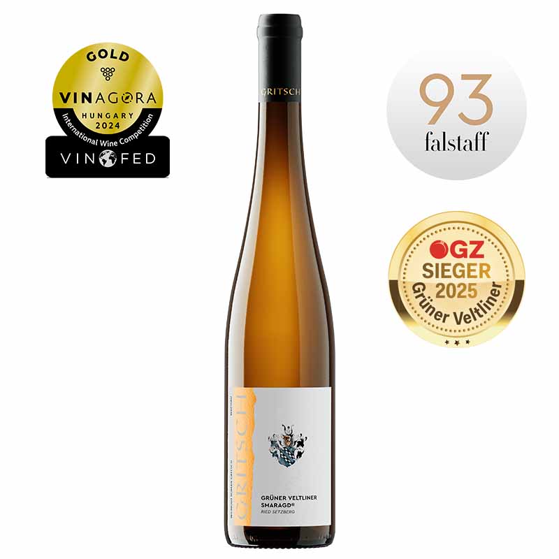 Ausgezeichnete Weinflasche Grüner Veltliner Smaragd Ried Setzberg 2023 vom Weingut Roman Gritsch mit 93 Falstaff Punkten, VinAgora Gold und OGZ-Sieger-Plakette.